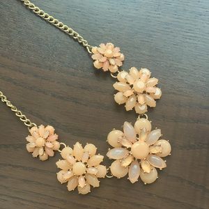 Francescas flower necklace